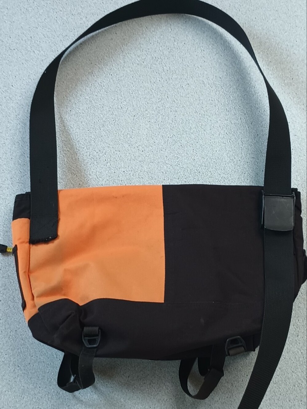 Vintage Yak Pak Messenger Bag - Heavy Duty Water-resistant - Picture 10 of 16